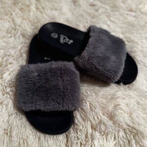 Art Class Plush Slide Sandals